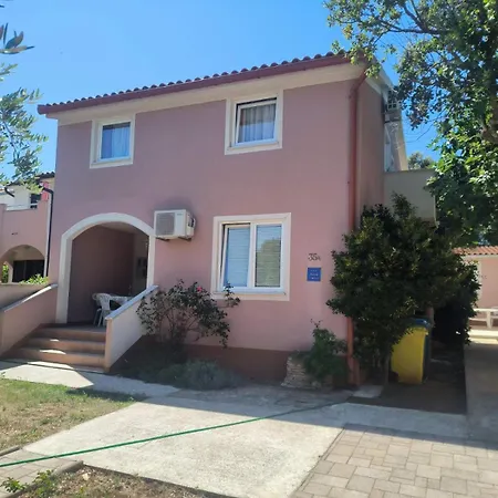 Elena Apartman *