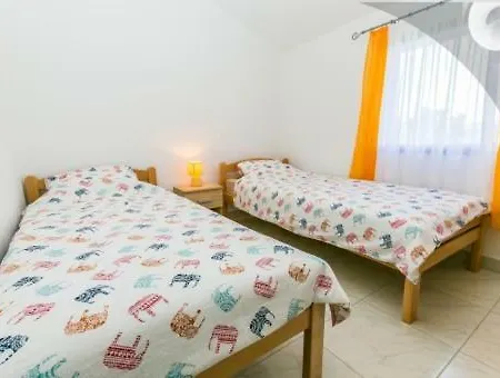 Elena Apartment