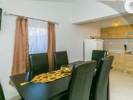 Elena Apartment