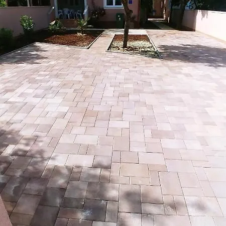 Elena Apartman